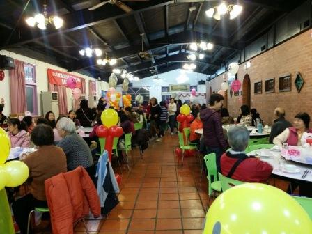 104年衛生保健績優志工表揚暨歲末感恩餐會會場假宜蘭市東方明珠餐廳
